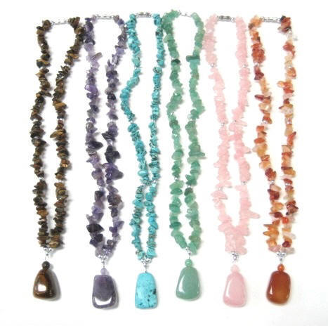 Chip Stone Necklaces With Pendants